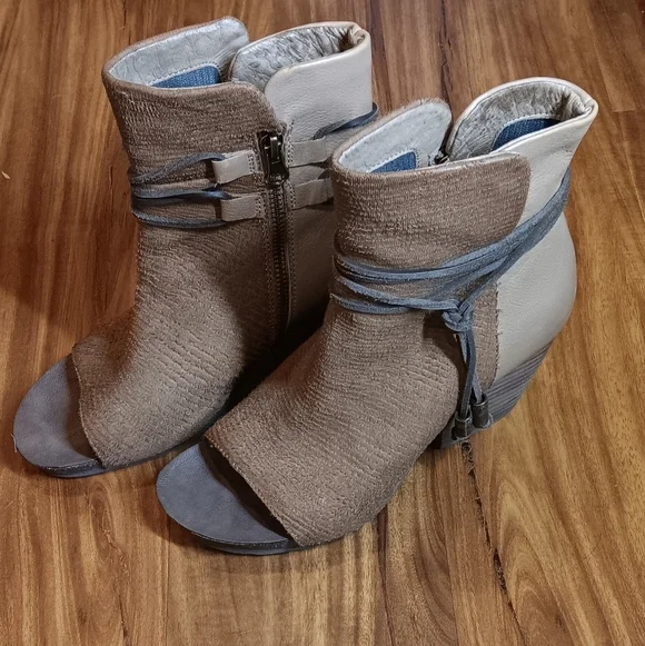OTBT Vagabond Bootie 8 Color Otter - Picture 2 of 7